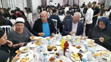 Manavgat'ta İslam'ı Seçen Yabancılar İftar Sofrasında Buluştu