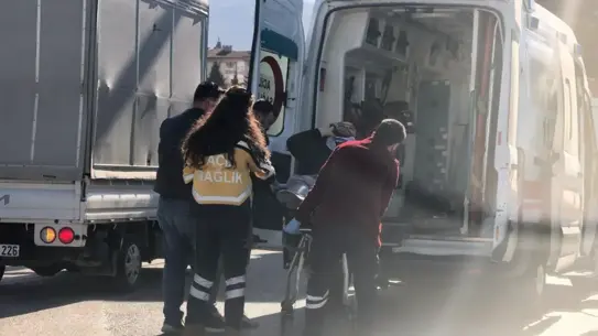 İnegöl'de Kontrolsüz Motosiklet Sürüşü 4 Kişiyi Yaraladı