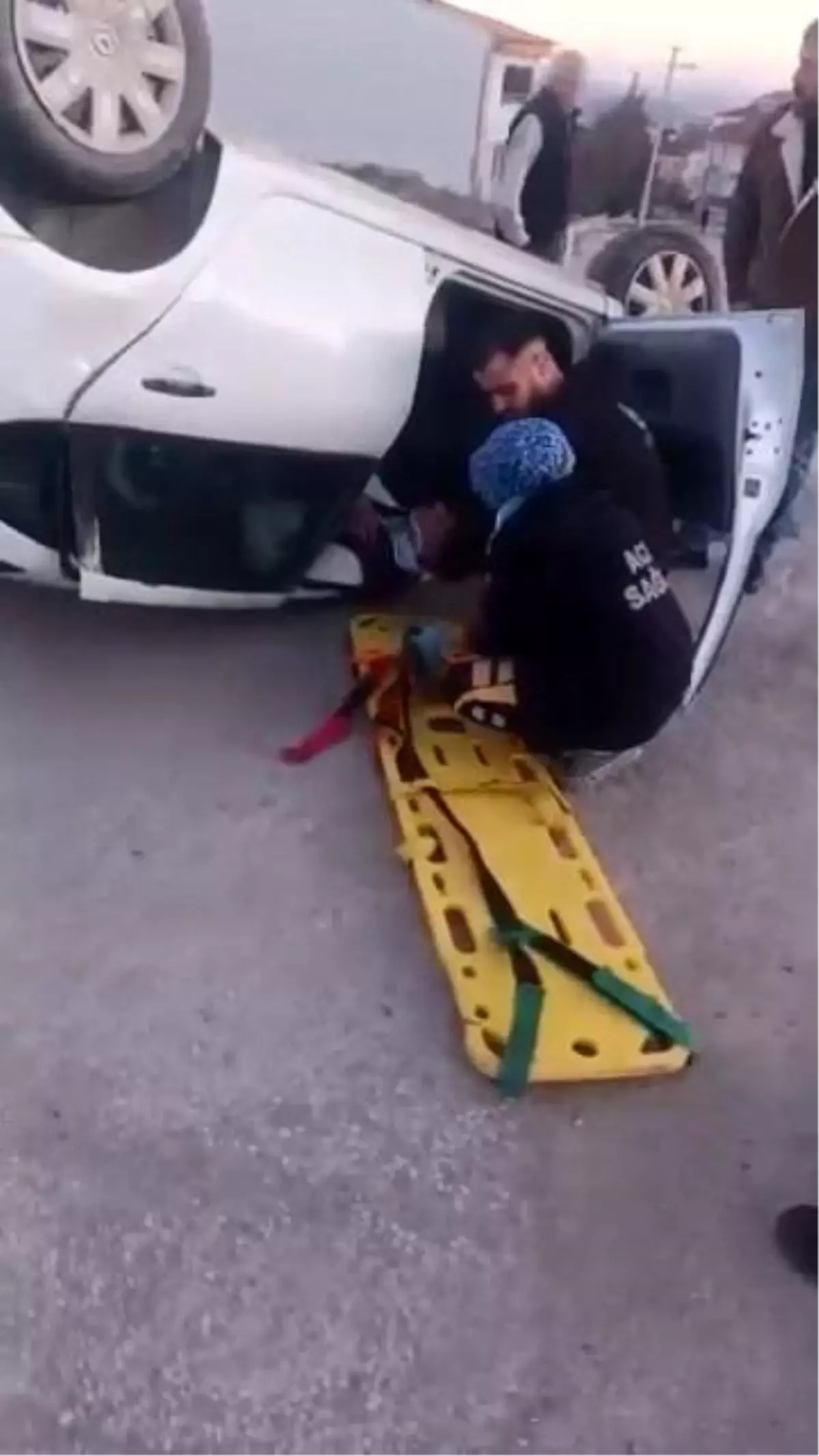 Elazığ’da Sürücünün Kontrolünü Kaybettiği Araç Takla Attı, 2 Kişi Yaralandı