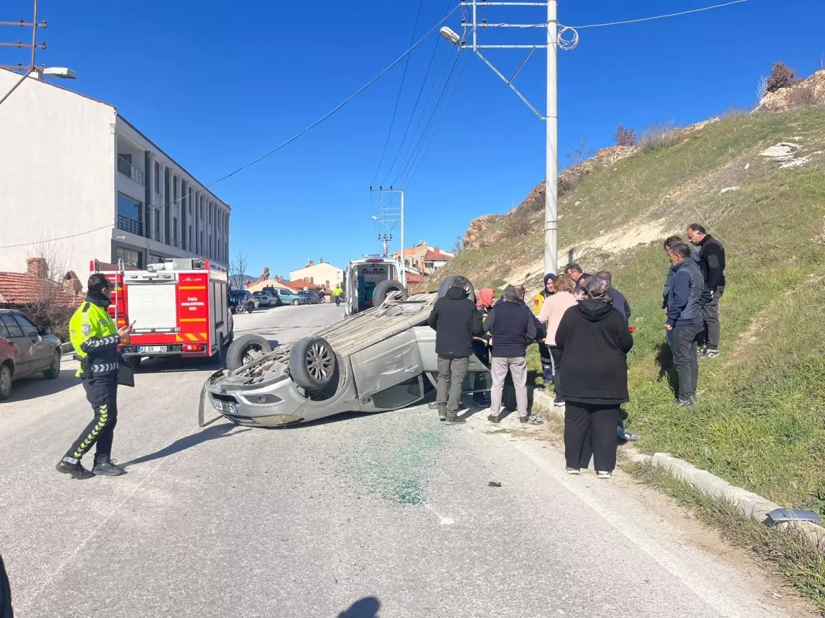 Kütahya Tavşanlı’da Takla Atan Araç Sürücüsünü Yaraladı