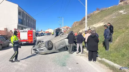 Kütahya Tavşanlı’da Takla Atan Araç Sürücüsünü Yaraladı