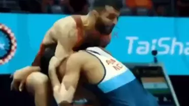 Eldaniz Azizli, Dünya Şampiyonası'nda Hint Rakibini 13 Saniyede Yıktı