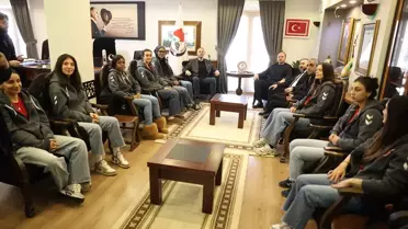 Kırklareli Kadın Basketbol Takımı Süper Lig Yolunda: Belediye Başkanı'ndan Destek ve Eleştiri