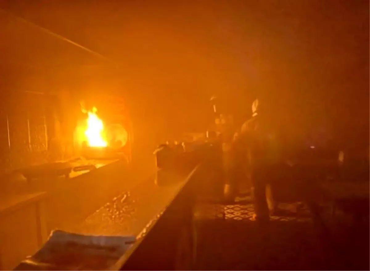 Antakya’da Dönerci Yangını: Kızartma Makinesinden Çıkan Alevler Hızla Kontrol Altına Alındı