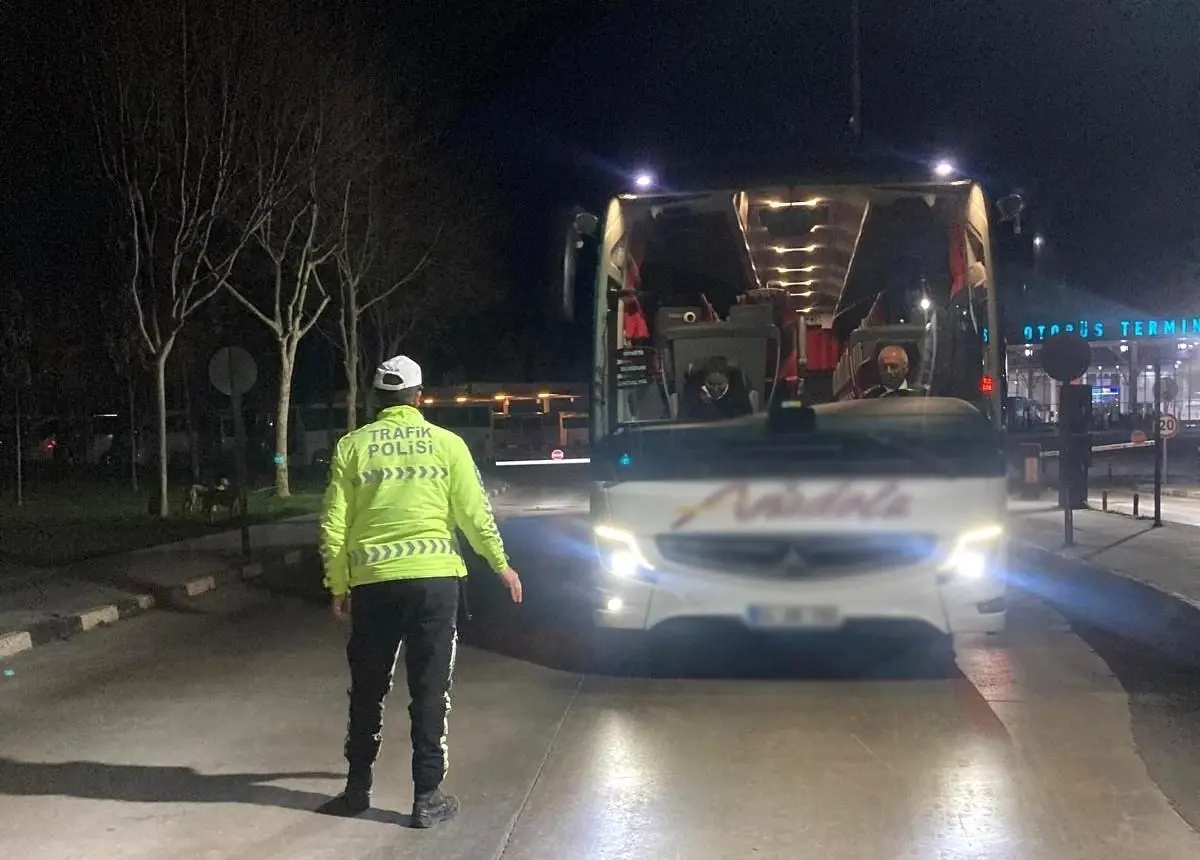 Manisa’da Otobüs Terminallerinde Emniyet Kemeri Denetimi Yoğunlaştı