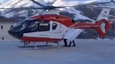 Helikopterle hastaneye sevk edilen küçük hasta