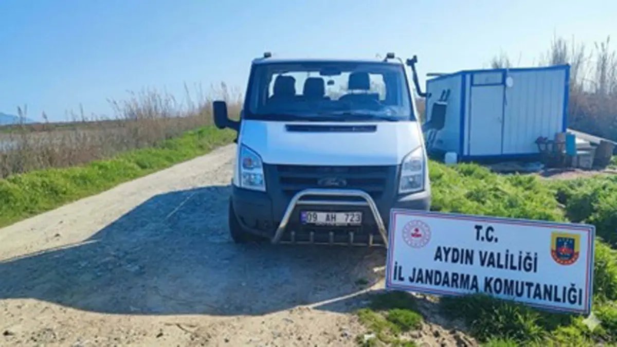 Aydın’da Lastik Botla Yunan Adalarına Kaçmaya Çalışan 18 Göçmen Jandarmaya Yakalandı