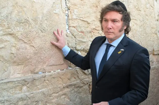 Milei'nin sahnedeki anı