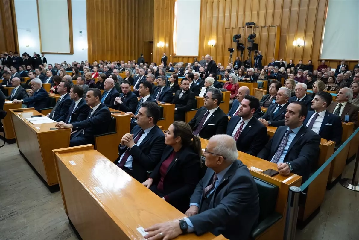 Dervişoğlu: İran’ın Ekonomik Çöküşü Türkiye’ye Bölgesel Risk Getiriyor