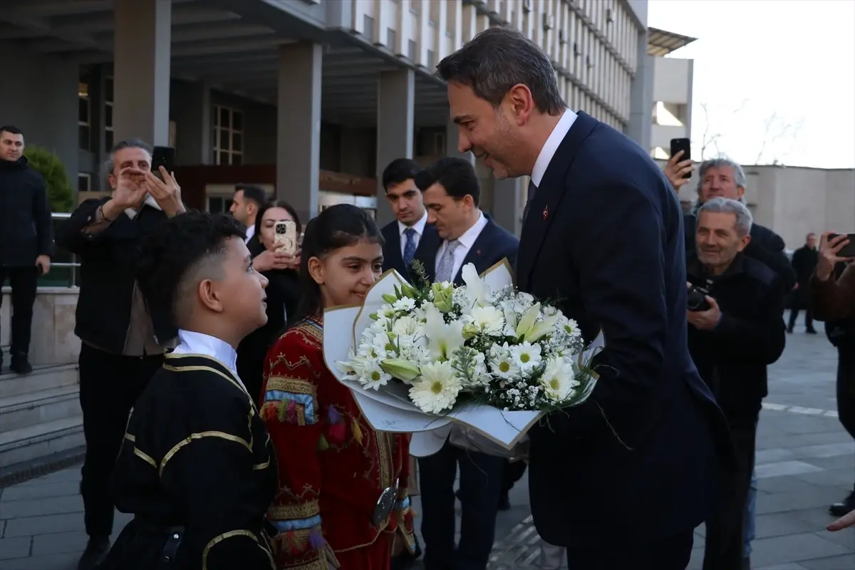 Enerji Bakanı Bayraktar: Kısa Vadede Doğalgaz Kesintisi Beklemiyoruz