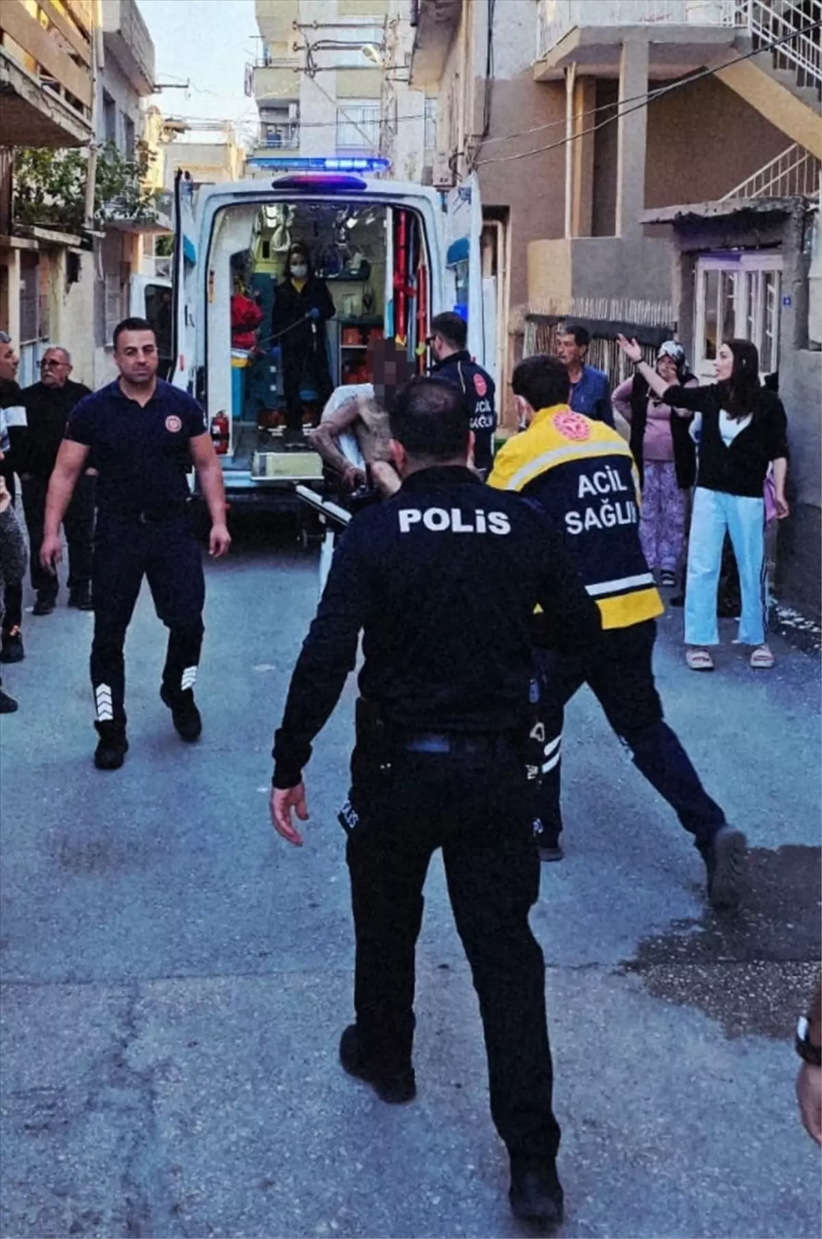 Adana Seyhan’da İki Katlı Bina Yangını: Bir Yaralı