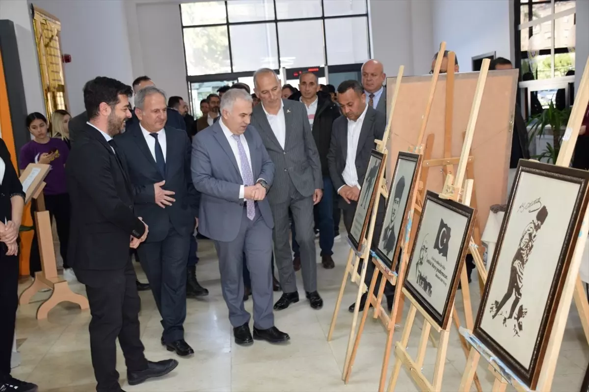 Anamur’da Öğrencilerin Hazırladığı İstiklal Marşı Resim Sergisi Açıldı