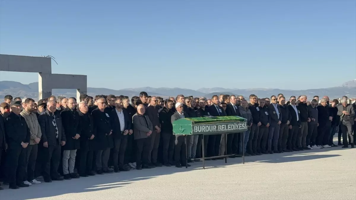 Burdur’da Genç Kaza Kurbanı Bartu Efe Zengin’in Cenazesi Toprağa Verildi