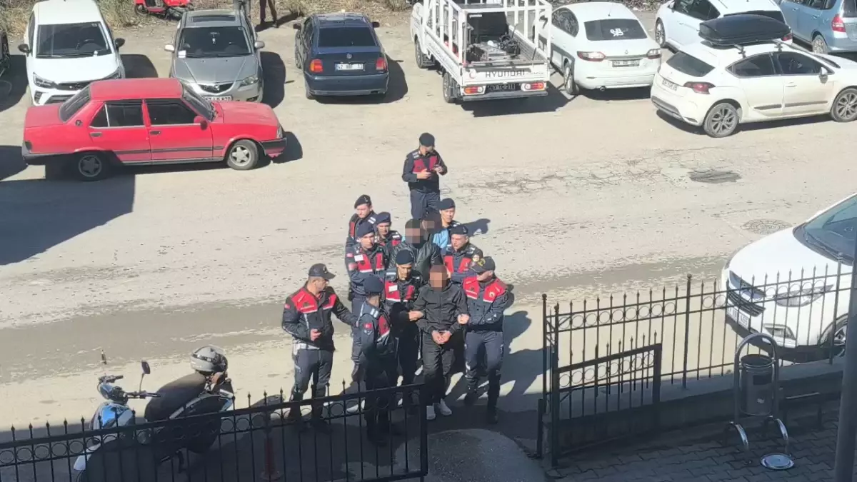Zonguldak’ta İşçiler Ödenmeyen Yevmiye Nedeniyle Fotokopi Makinesi ve Laptop Çaldı