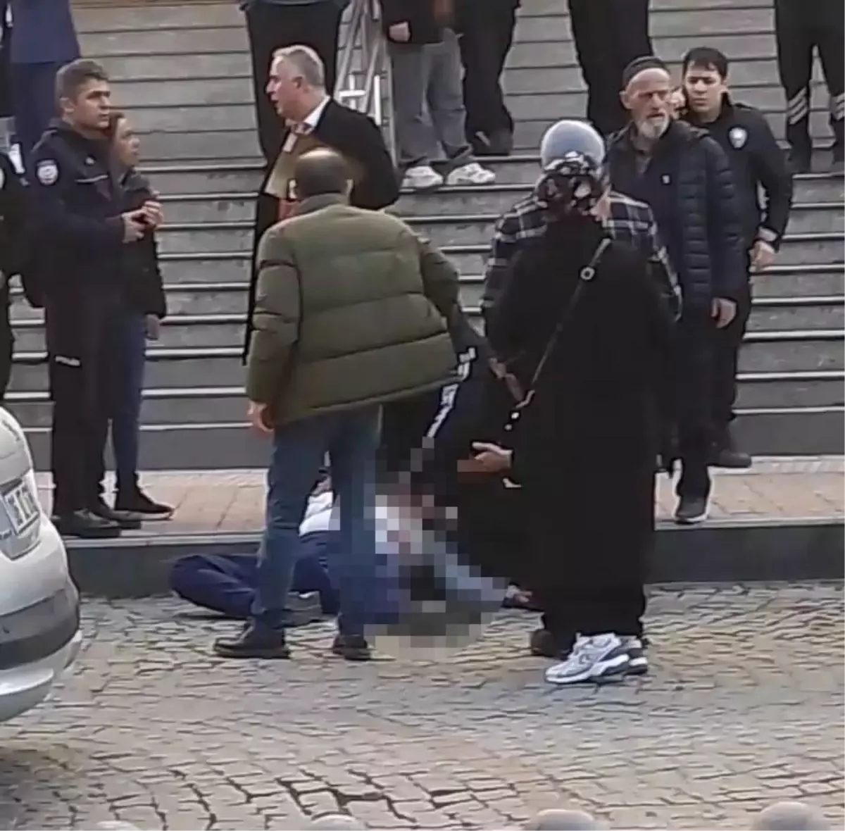 Kocaeli Mahkemesinde Şok Olay: Tanık Sanığı Bıçakladı