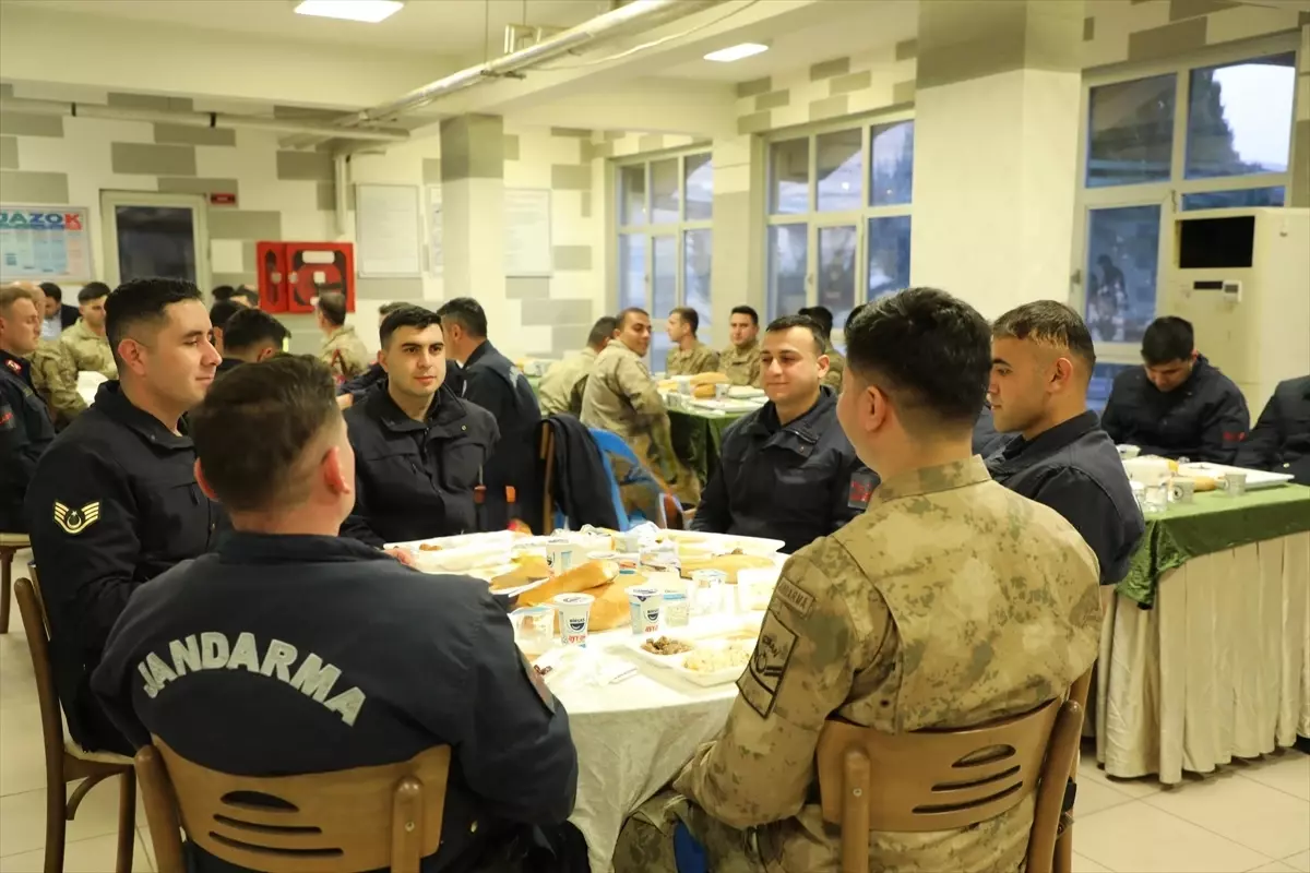 Hasankeyf’te Kaymakam İmrak ve Jandarma Personeli İftar Sofrasında Buluştu
