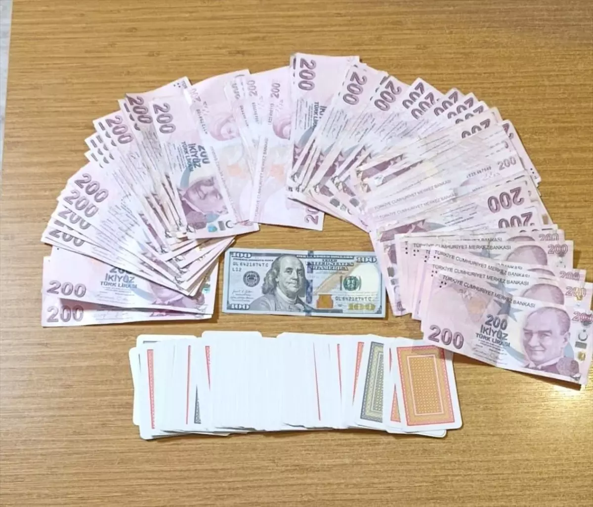 Samsun Terme’de Kumar Operasyonu: 11 Kişiye Toplam 127 Bin 644 TL Ceza