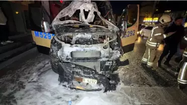 Avcılar’da Park Halindeki Minibüste Şiddetli Yangın: İtfaiye Hızlı Müdahale Etti