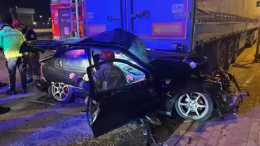 Bursa’da Trafik Kazası: Otomobil Tıra Çarptı, Sürücü Ağır Yaralandı