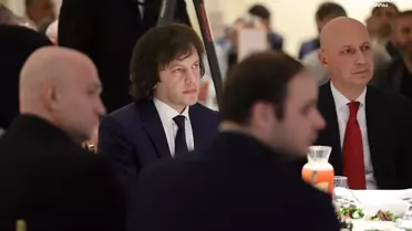 Gürcistan Başbakanı Irakli Kobakhidze Tiflis’te Birlik ve Kardeşlik Mesajıyla İftar Davetinde Buluştu