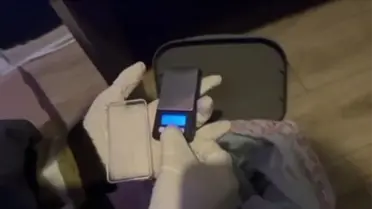 Polis memurları tutuklama anı