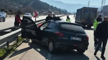 Kaza anındaki otomobil ve kamyonet