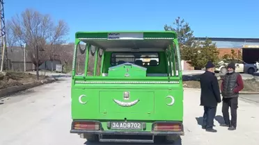 Polis ve sağlık ekiplerinin olay yerindeki incelemesi