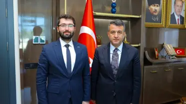 Yeşilay ekibi ve belediye başkanı bir arada