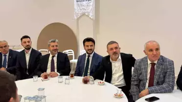 AK Parti Sincan Teşkilatı üyeleri iftar programından fotoğraf