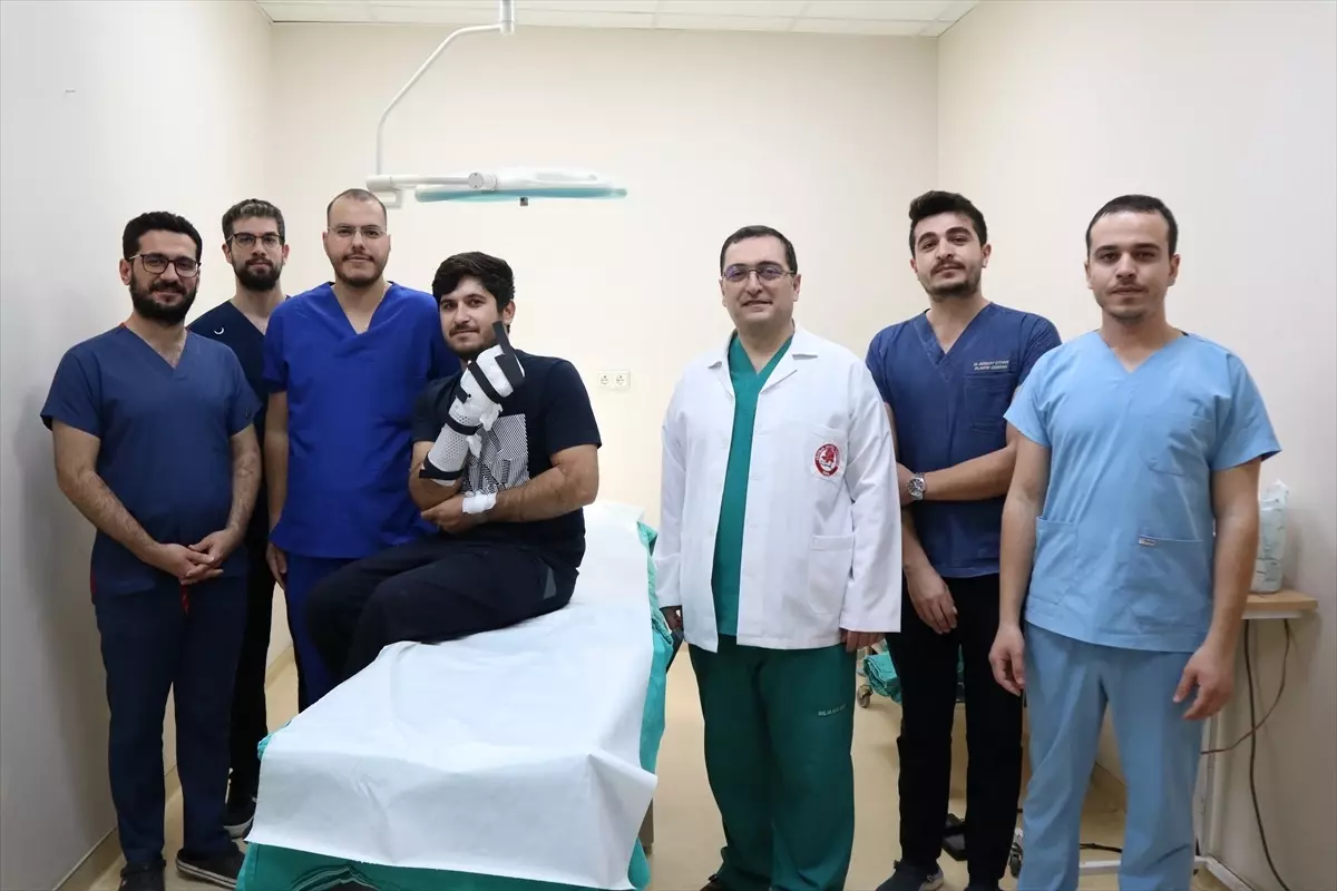 Isparta’da Bacak Rekonstrüksiyonu: Cerrahi Başarıyla Yeniden Dikildi