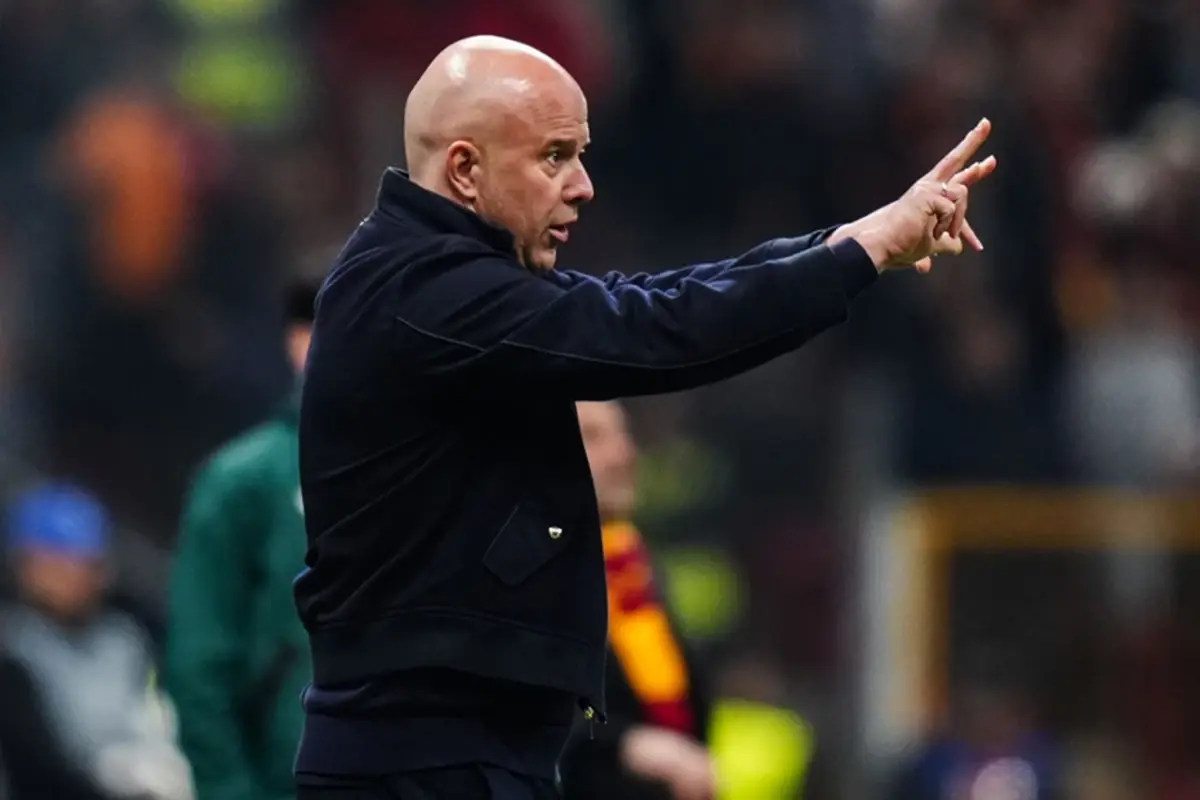 Arne Slot, Galatasaray'ın Stadyum Atmosferini Övgüyle Anlattı