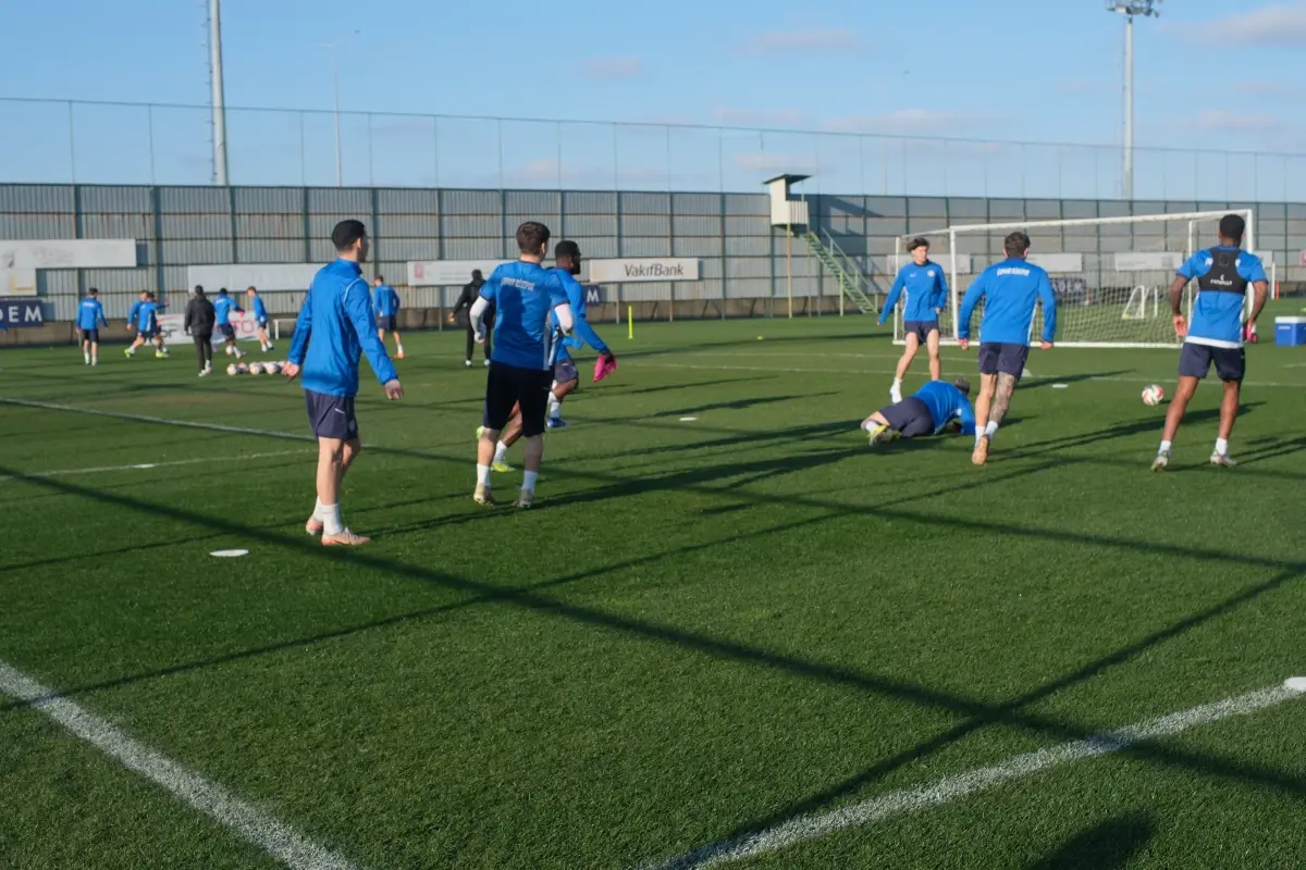 Samet Akaydın: Derbide Dostluk ve Zafer Arzusu