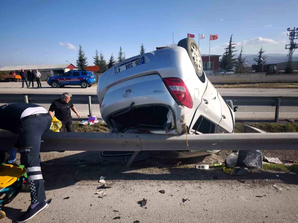 Samsun-Ankara Karayolunda İki Araç Çarpıştı: 3 Kişi Yaralandı