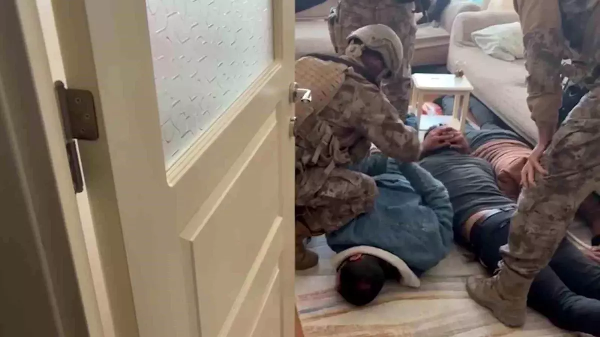 Sivas'ta Kaçak Hükümlüler Operasyonla Yakalandı