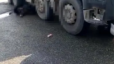 Kaza sonrası beton mikseri ve motosiklet