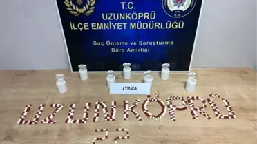 Ele geçirilen uyuşturucu hapların görüntüsü