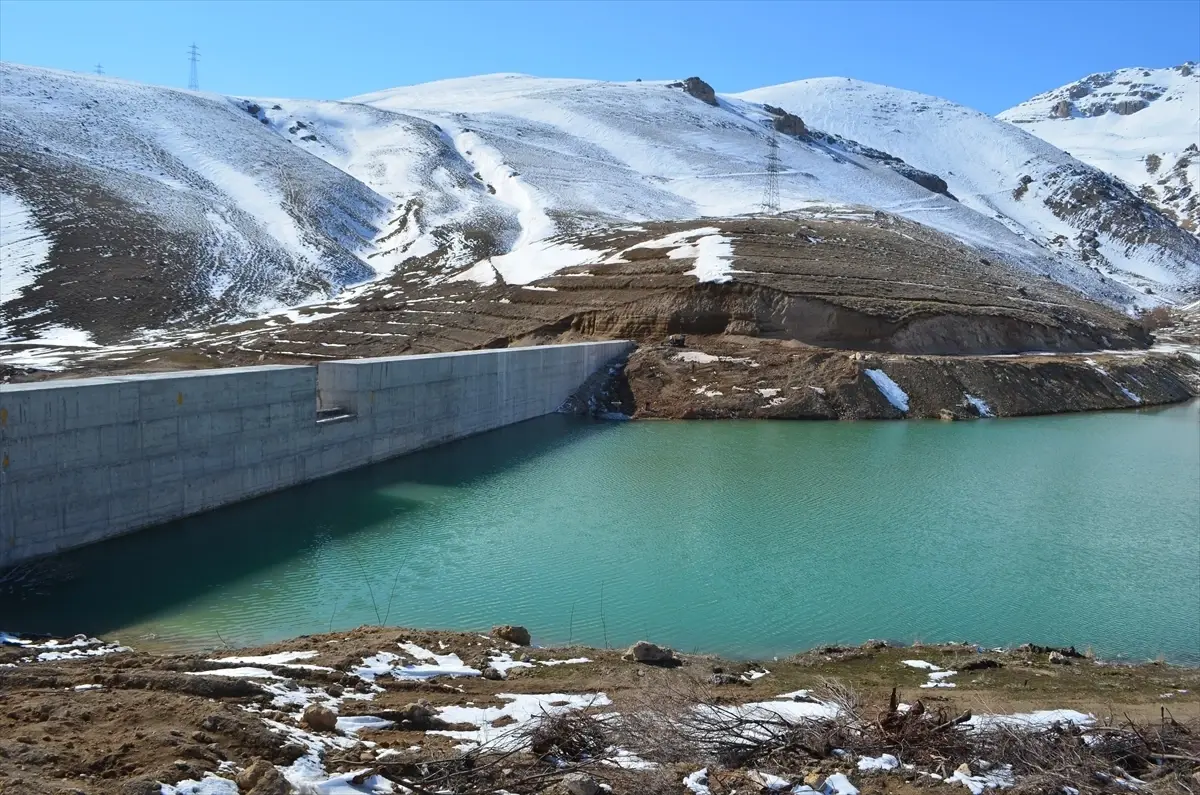 Adilcevaz'da His Göleti Su Depolamaya Başladı: Tarım ve Hayvancılıkta Yeni Dönem