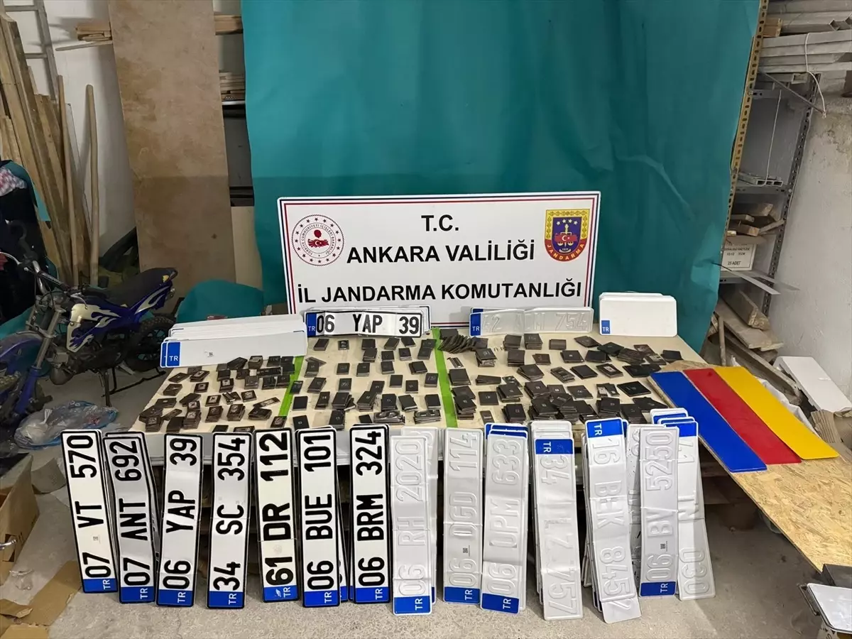 Keçiören'de Jandarma, 900 Sahte Plaka ve Ekipman Ele Geçirdi