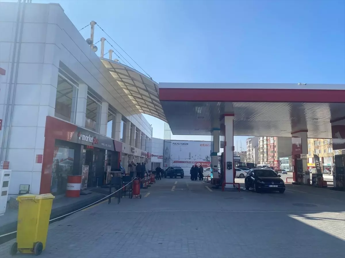 Bilecik’te Silahlı Kavga: Polis Memuru da Yaralandı, 3 Kişi Hayati Tehlike Altında