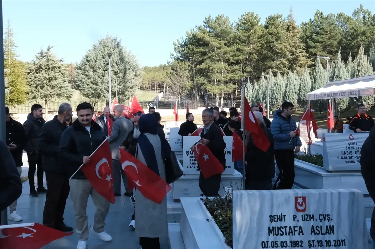 Çorum’da Şehit Mezarlıklarına Bayram Öncesi Bakım Çalışması Gerçekleştirildi