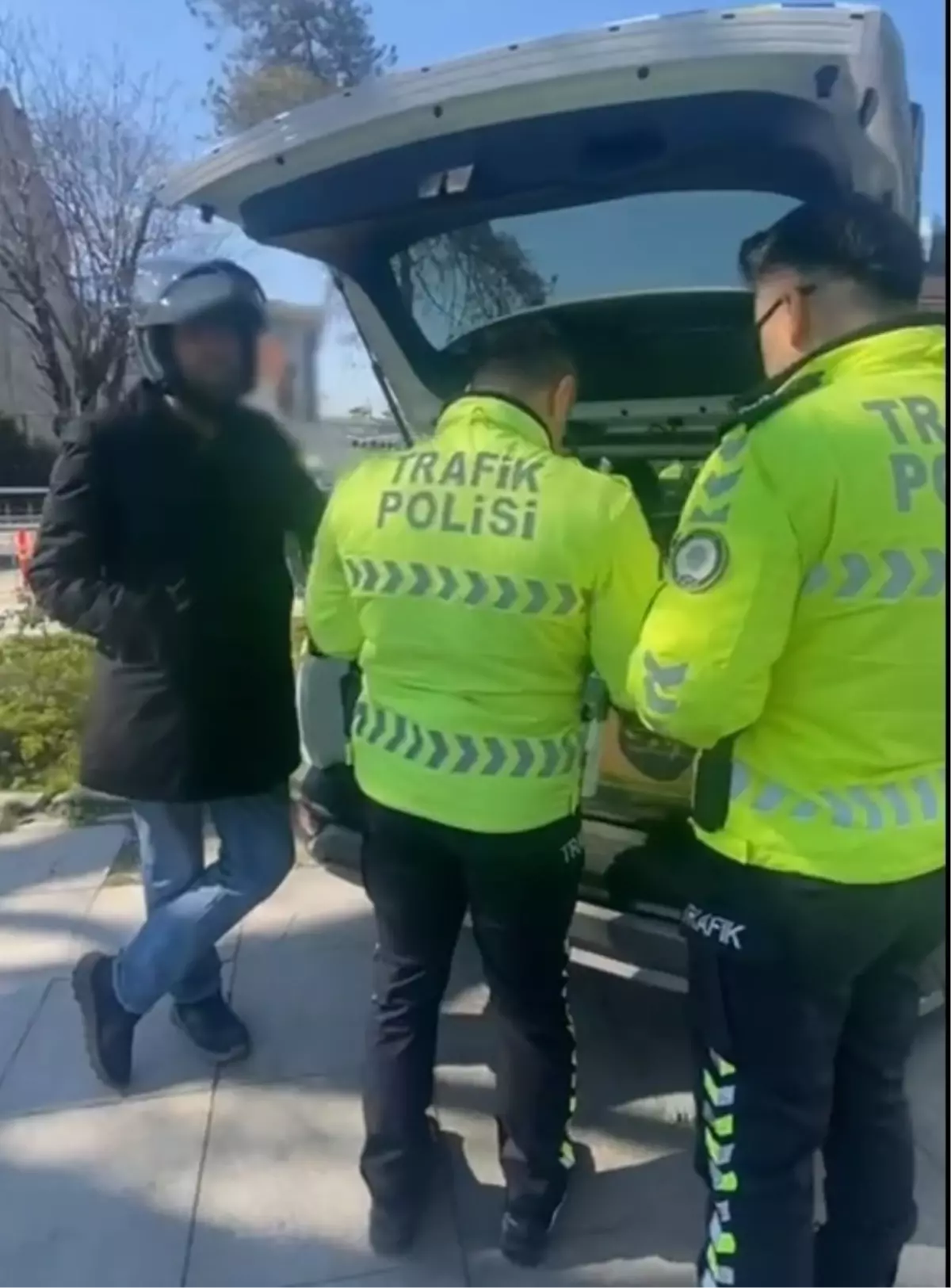 Düzce'de Dur İşaretine Uymayan Alkollü Motosiklet Sürücüsüne Rekor Ceza Kesildi