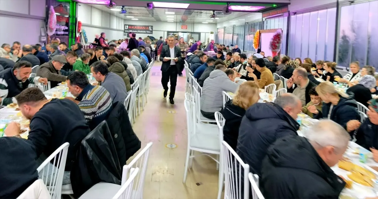 Gerze'de Ramazan İftarı: Esnaf Bir Araya Geldi