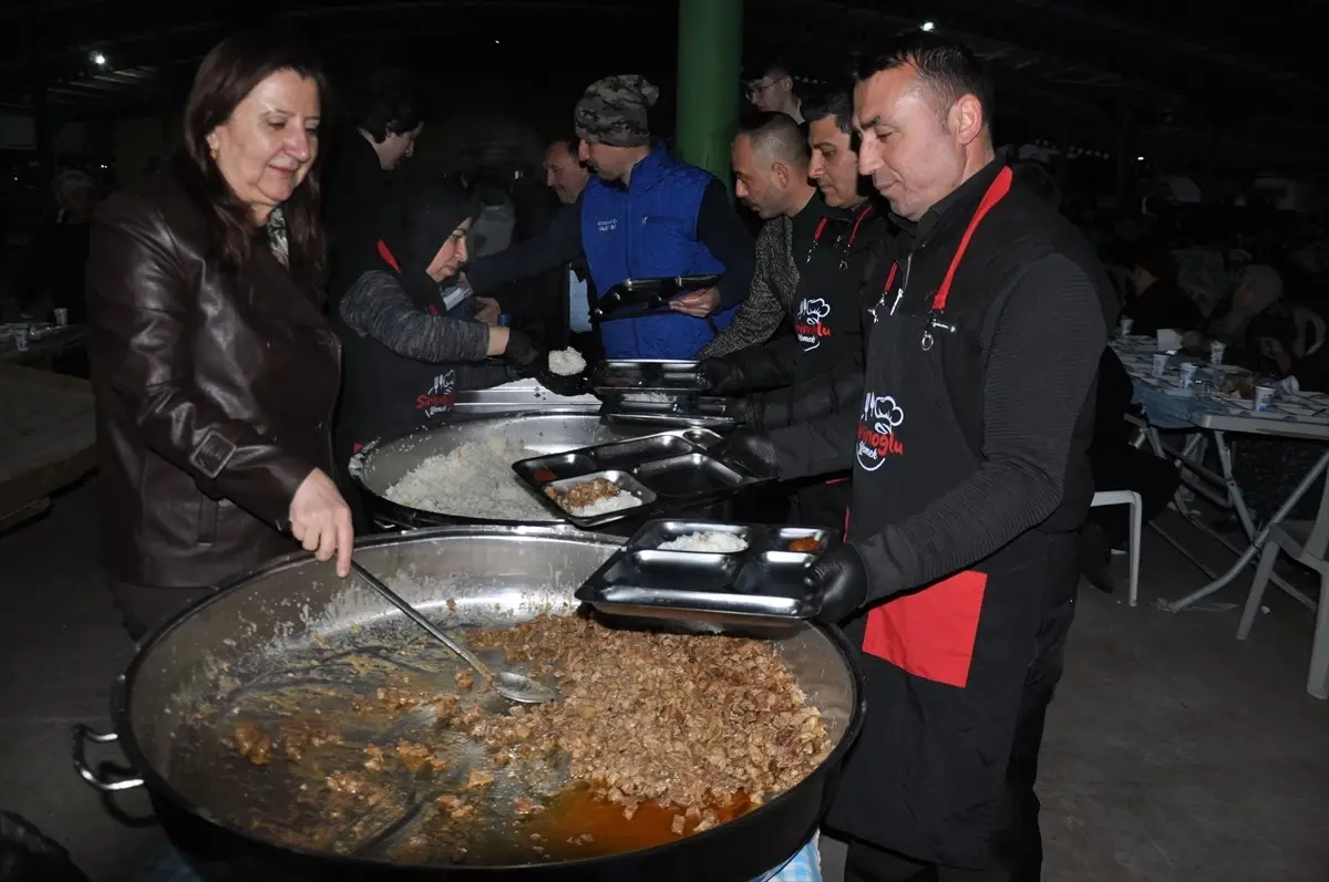 Kaymakam Büşra Güneş'in Gümüşhacıköy'de Öğrencilerle İftar Buluşması