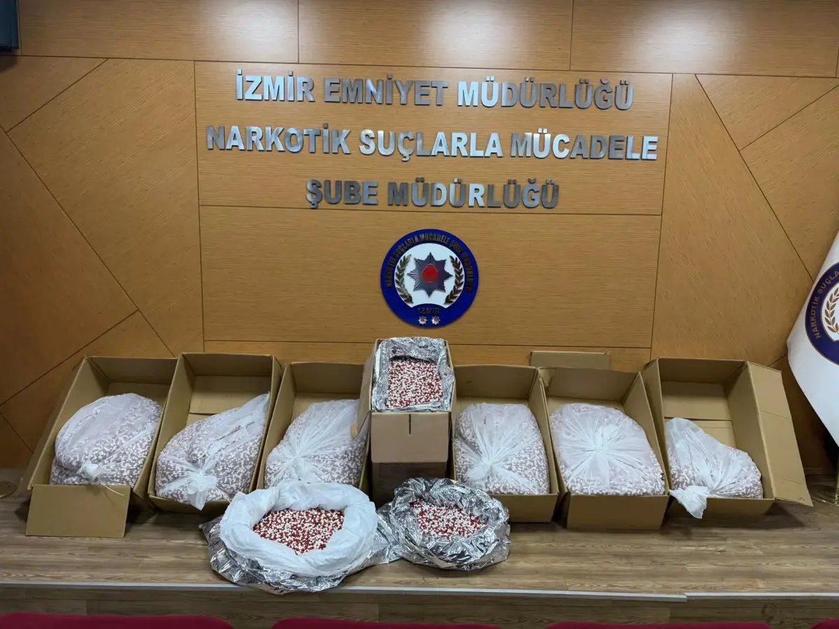 İzmir Buca’da Dev Uyuşturucu Operasyonu: 356 Bin Sentetik Ecza Hap Ele Geçirildi