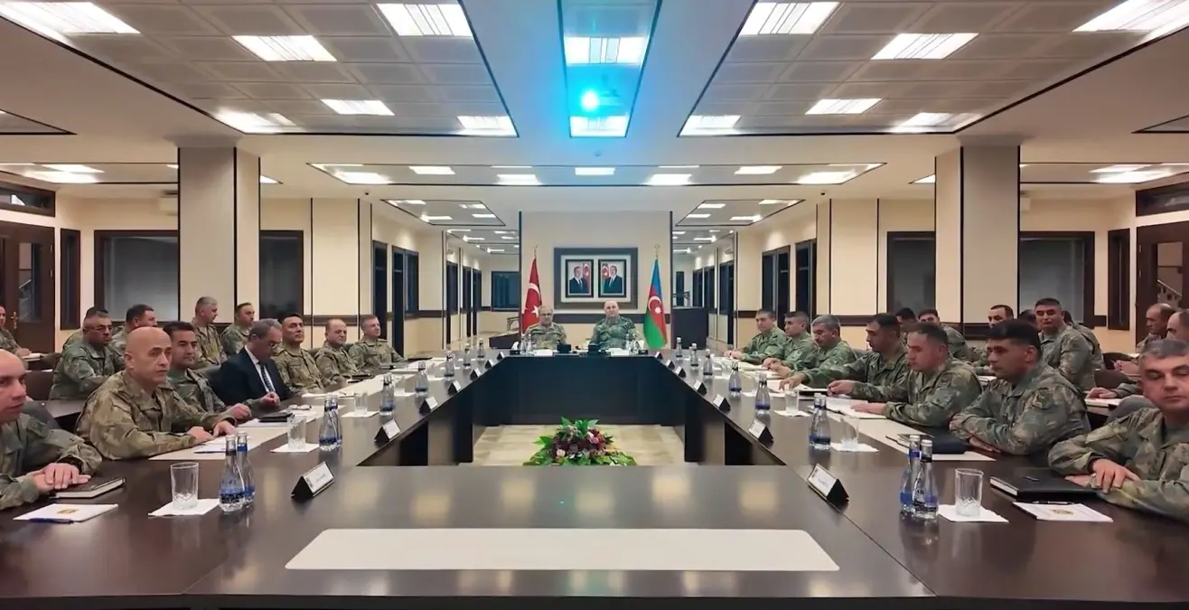 Kara Kuvvetleri Komutanı Metin Tokel, Iğdır'da Denetim ve Nahçıvan'a Resmi Ziyaret Gerçekleştirdi