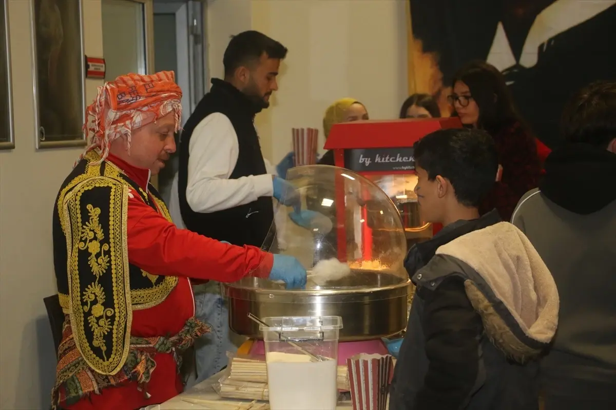 Kula’da Ramazan Coşkusu: Aşık Atışmasıyla Gelen Geleneksel Şölen