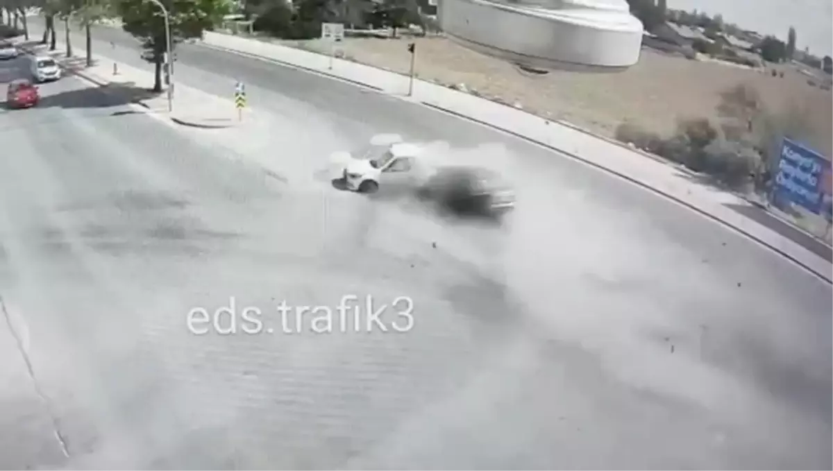 229 km/saat hızla kırmızı ışıkta çarpan sürücüye 25 yıla kadar hapis talebi