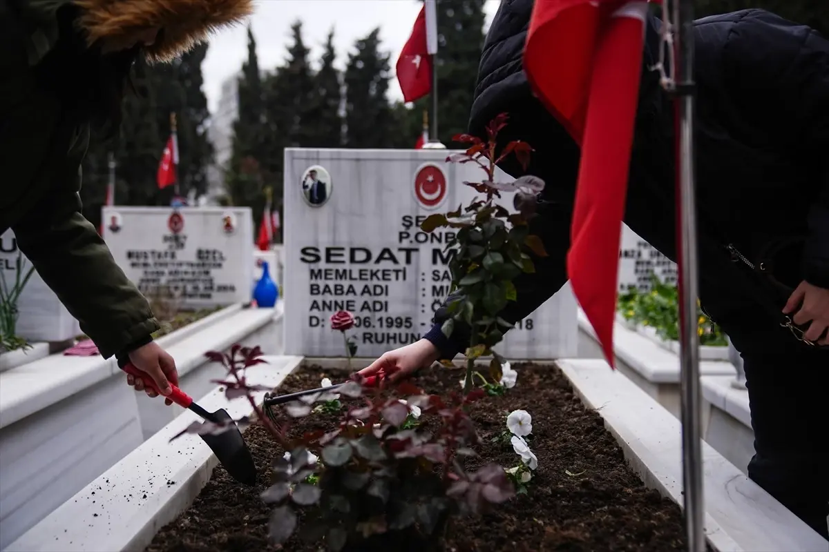 Ramazan Bayramı Öncesi Şehitlere Vefa Programı Edirnekapı Şehitliği'nde Gerçekleşti