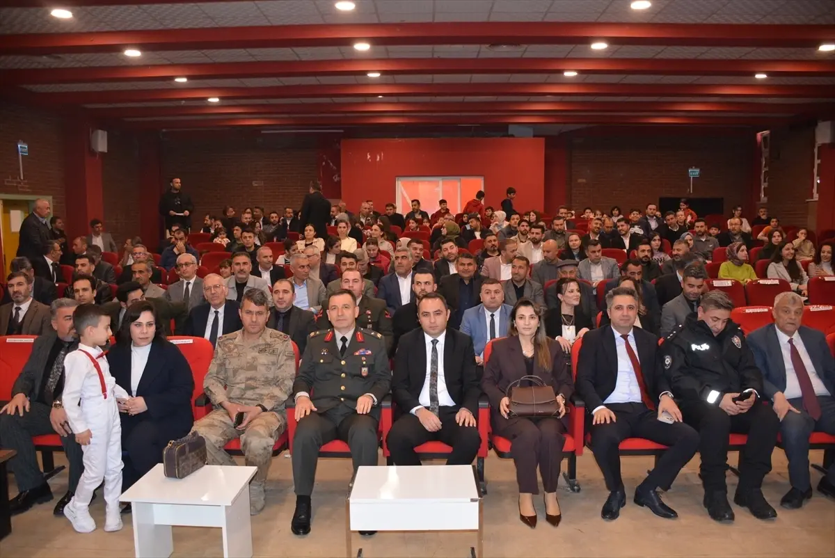 Silopi'de İstiklal Marşı'nı Anma Etkinliği Coşkuyla Gerçekleştirildi