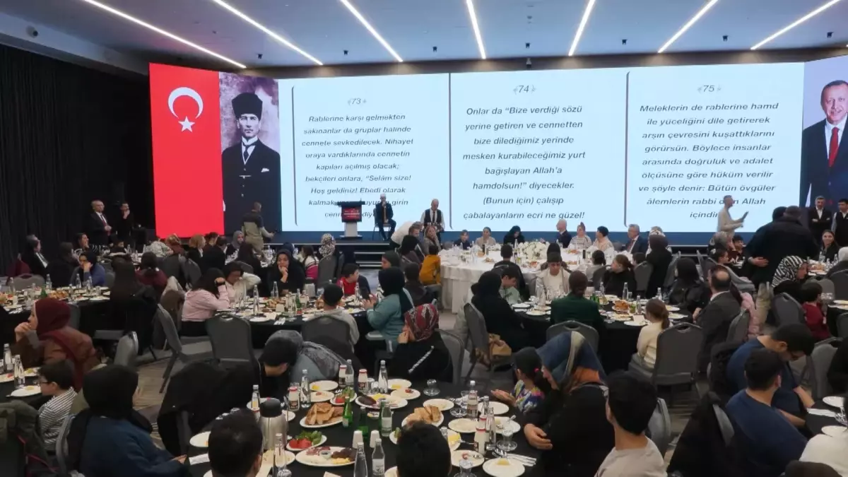 İstanbul Valisi Davut Gül'ün Yetim Ailelerle Ramazan Sofrası